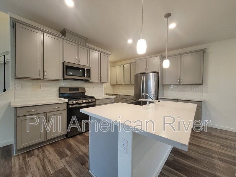 1648 Scarlet Ash Ave - Photo 6 of 26