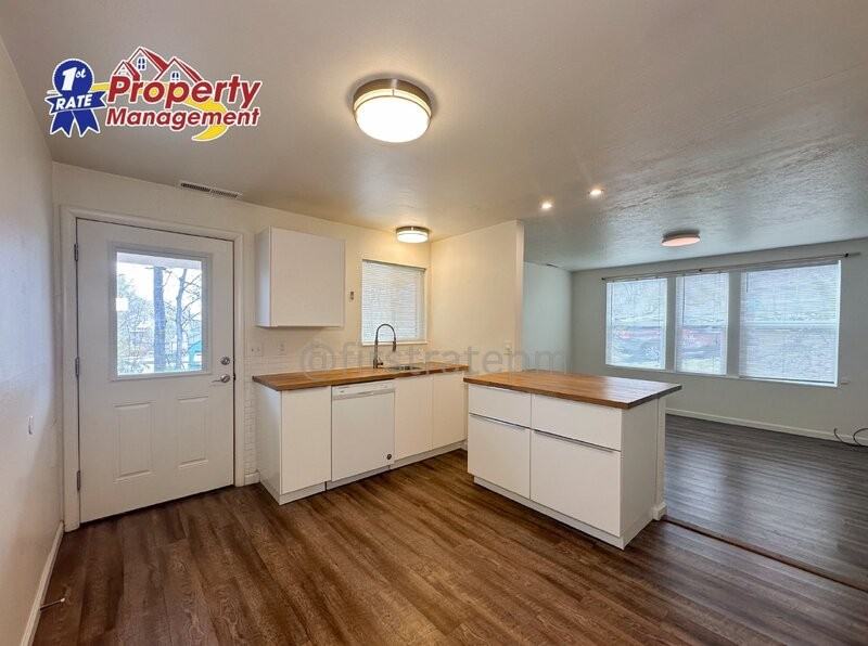 3108 1/2 N 28th St - Photo 2 of 23