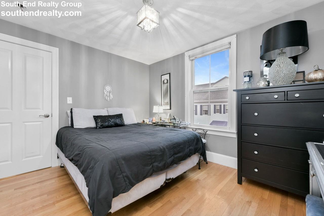 8 Common St #4 - Photo 6 of 15