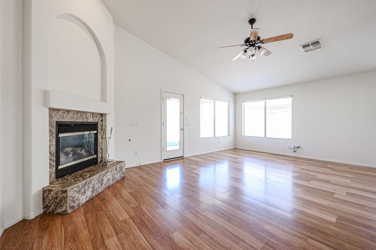 4822 E Cherry Hills Dr - Photo 5 of 29