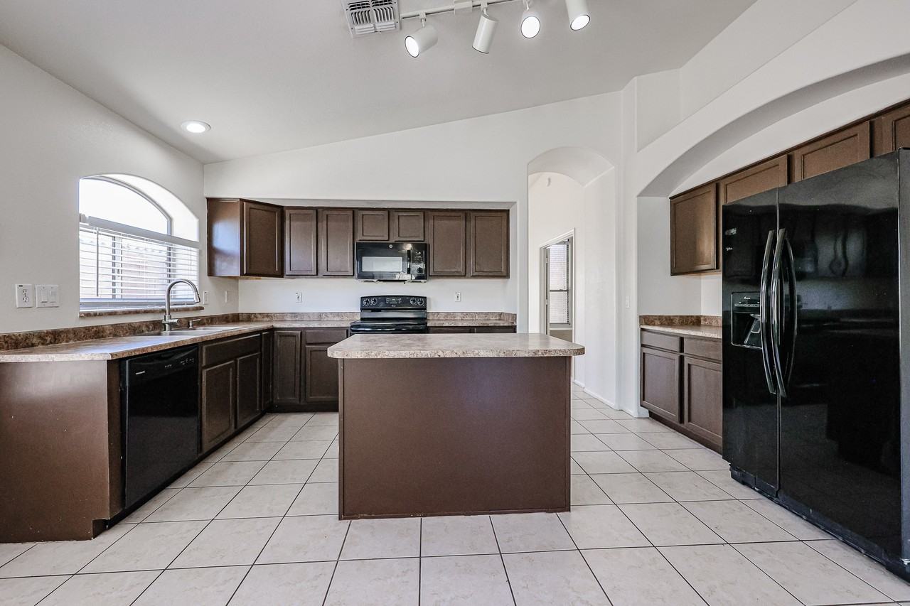 4822 E Cherry Hills Dr - Photo 7 of 29