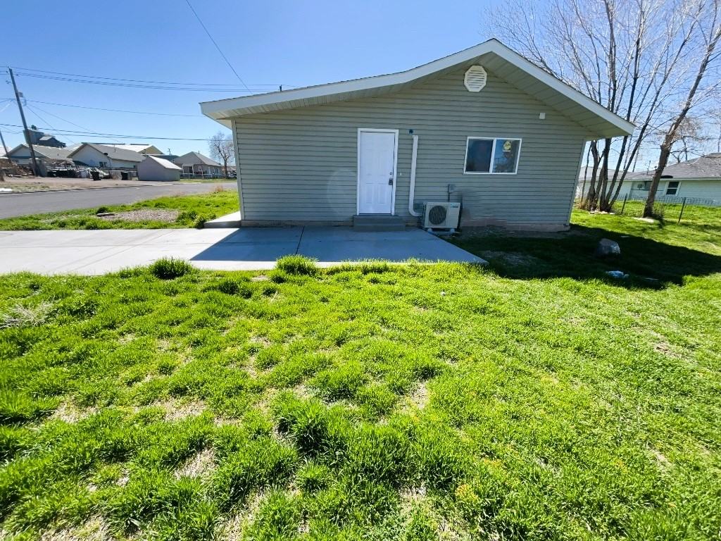 730 Walnut St - Photo 3 of 8