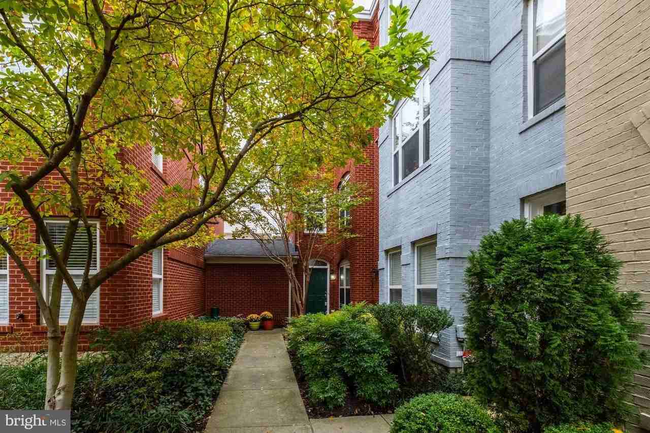 2113 12th Pl Nw - Photo 2 of 36