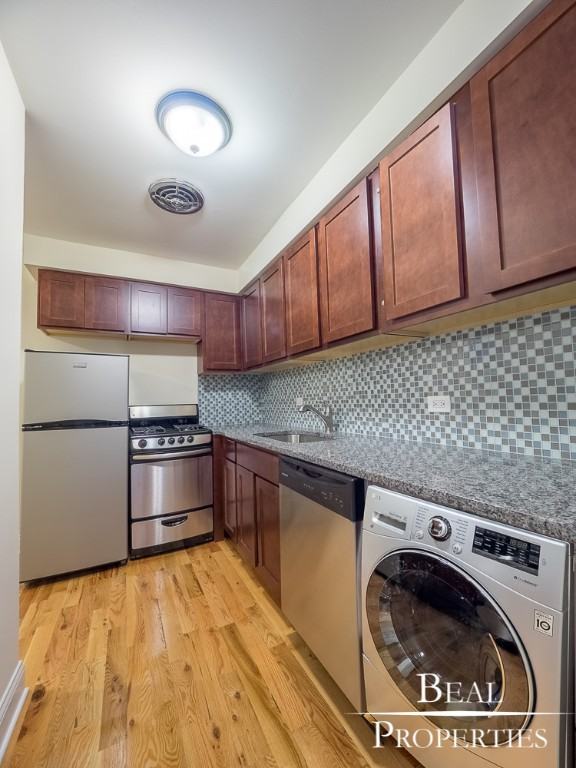 555 W Arlington Pl - Photo 3 of 14