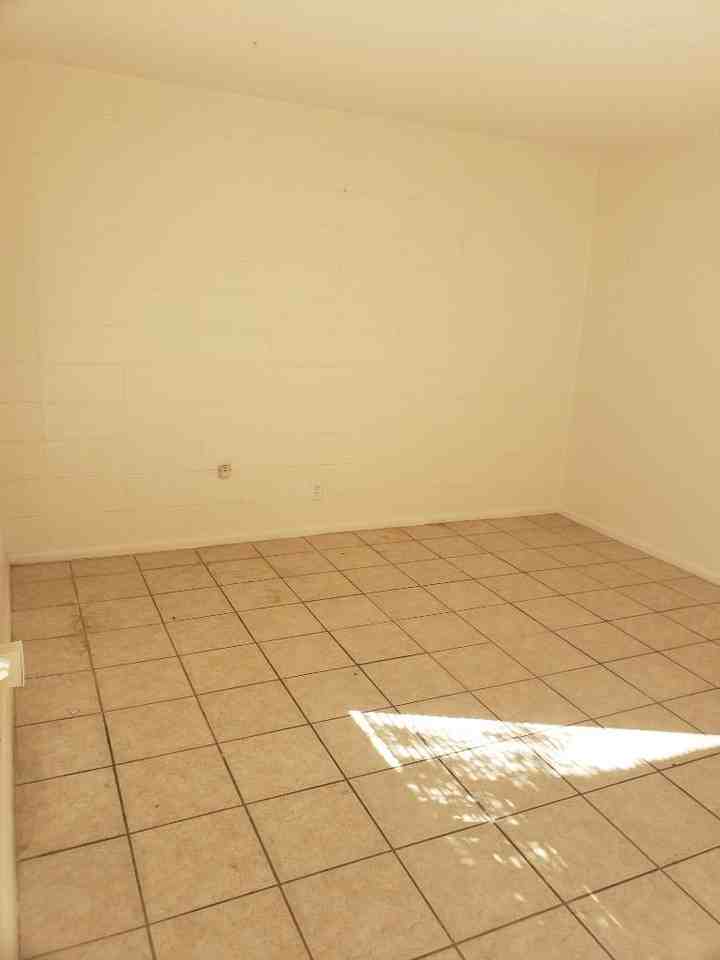401 N D St #5 - Photo 3 of 13