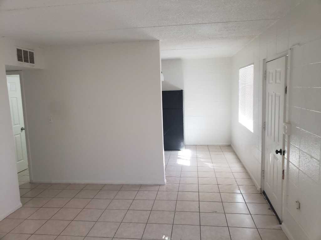 401 N D St #5 - Photo 4 of 13