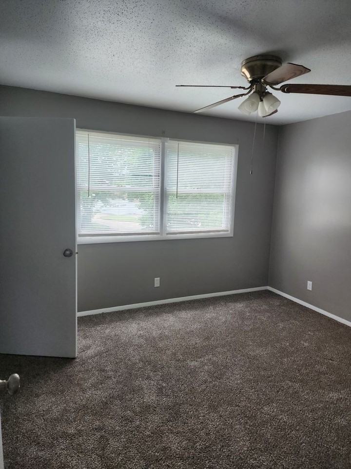 504 Yorktown Rd - Photo 6 of 7