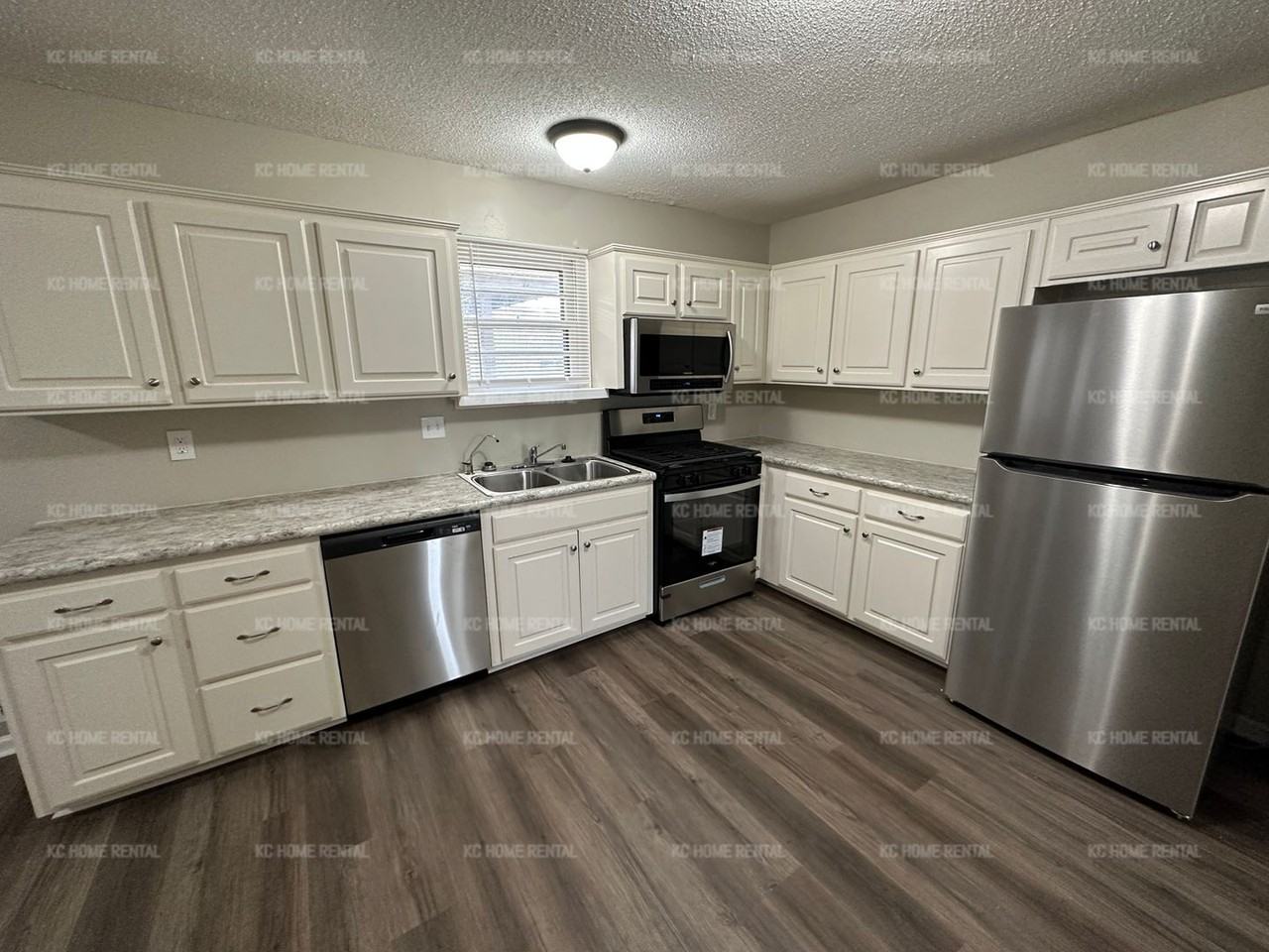 101 Sw Moore St - Photo 2 of 50