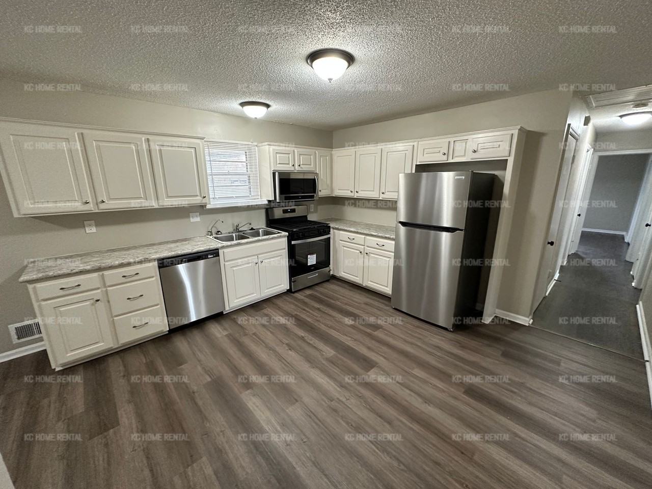 101 Sw Moore St - Photo 3 of 50