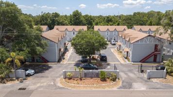 featured image of 5702 N Lincoln Ave