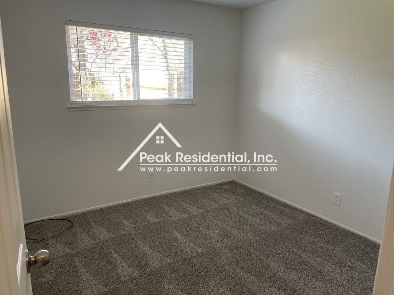 5433 E Knoll Dr - Photo 7 of 12