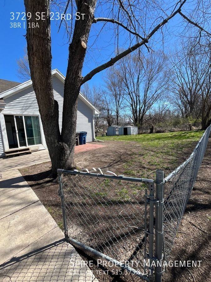 3729 Se 23rd St - Photo 2 of 11