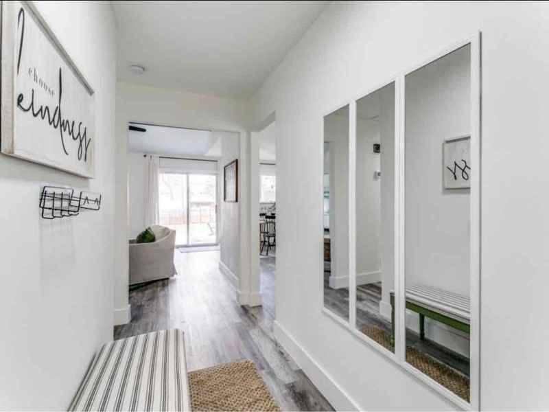 708 Oakwood Dr - Photo 3 of 20