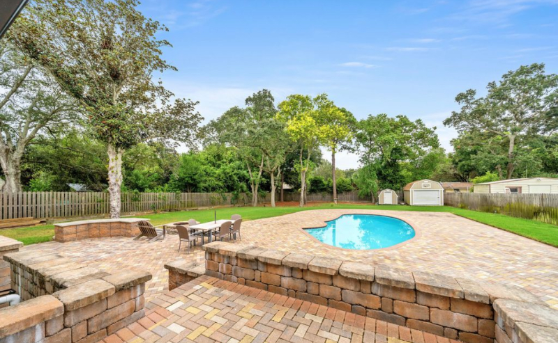 536 Benning Dr - Photo 3 of 18