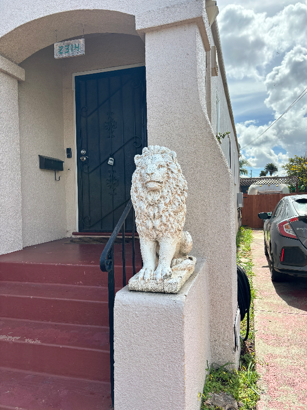 2314 65th Ave - Photo 2 of 31