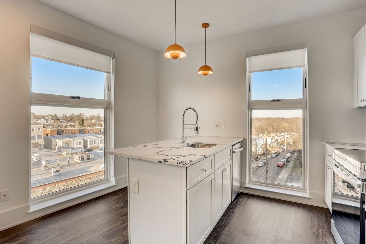 The Lola - Photo 3 of 35