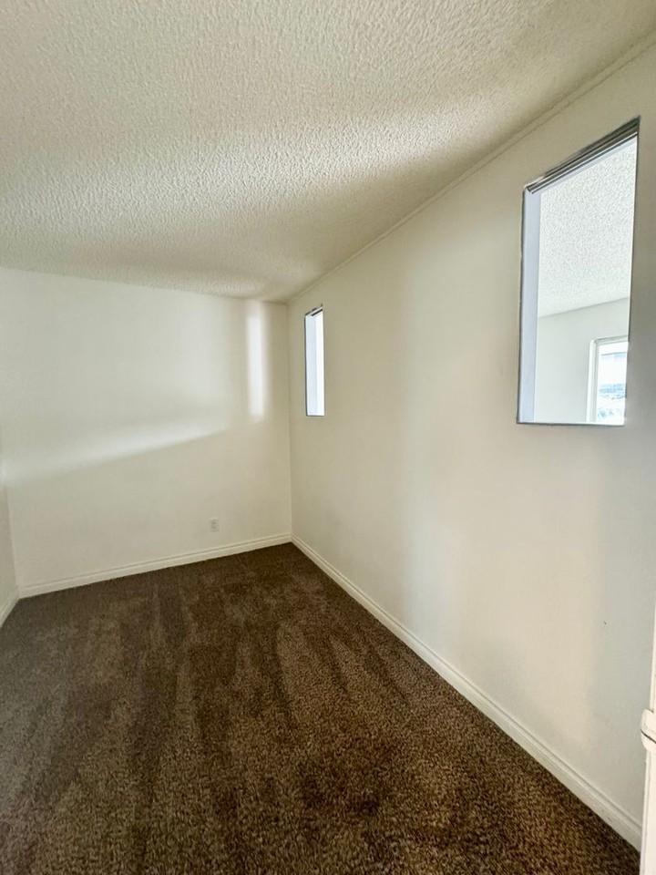 972 33rd Ave #30 - Photo 4 of 12