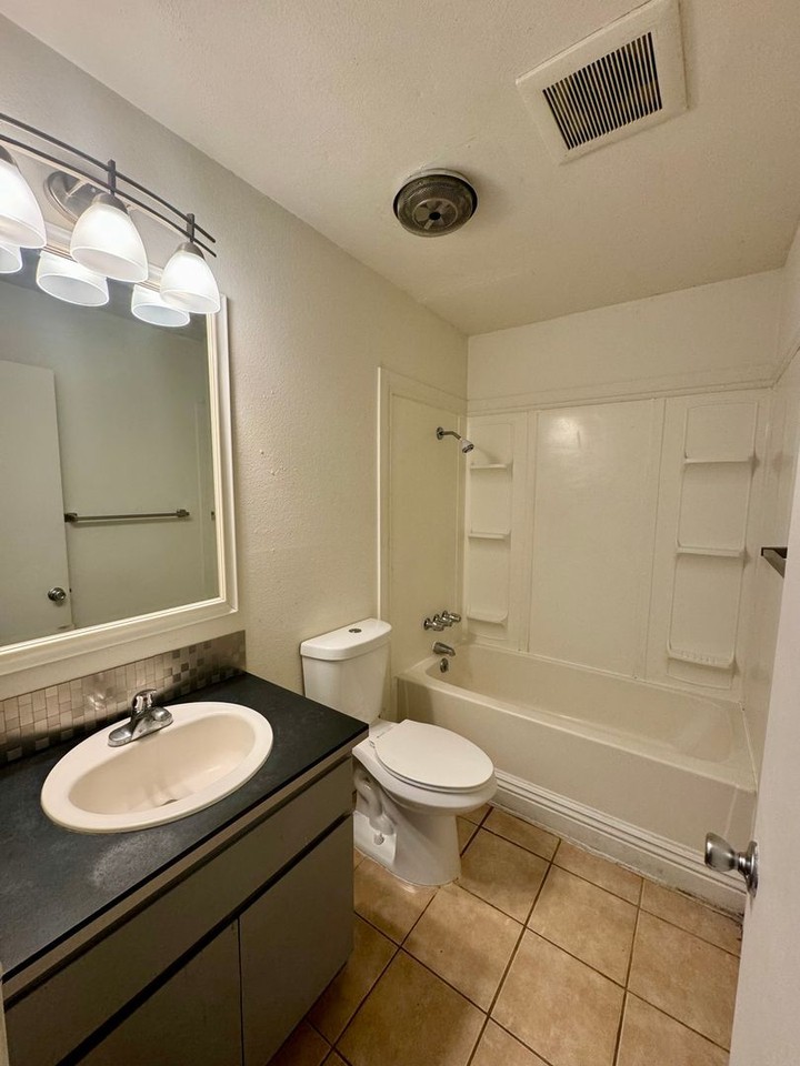 972 33rd Ave #30 - Photo 5 of 12