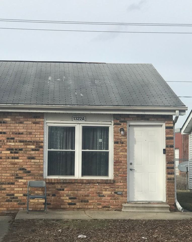 2 BR Duplex Move in ready 10/1/2022 - Photo 2 of 12