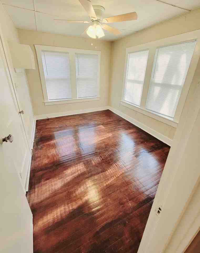 5517 Pershing Ave #NA - Photo 4 of 4