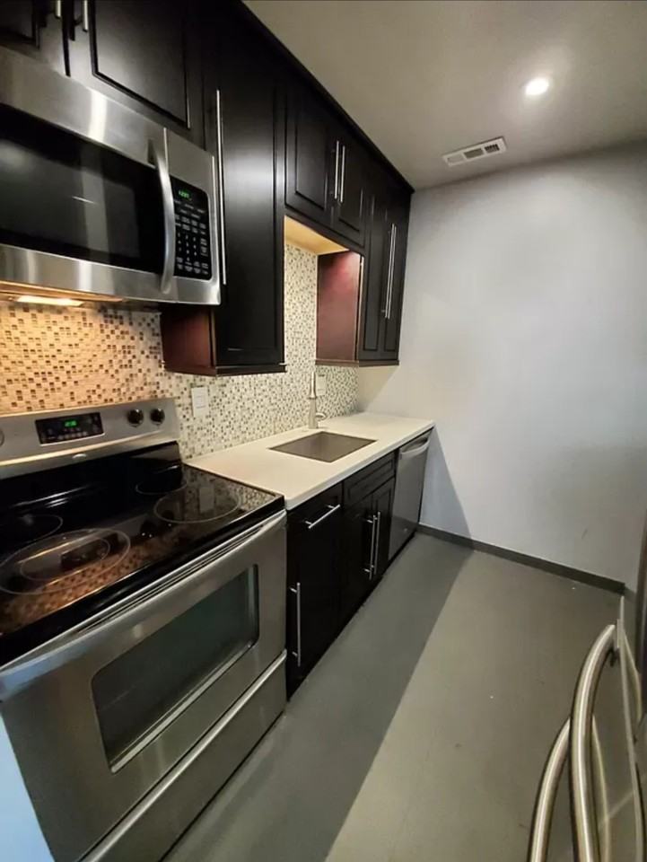 14 Andrew Pl #14 - Photo 3 of 30