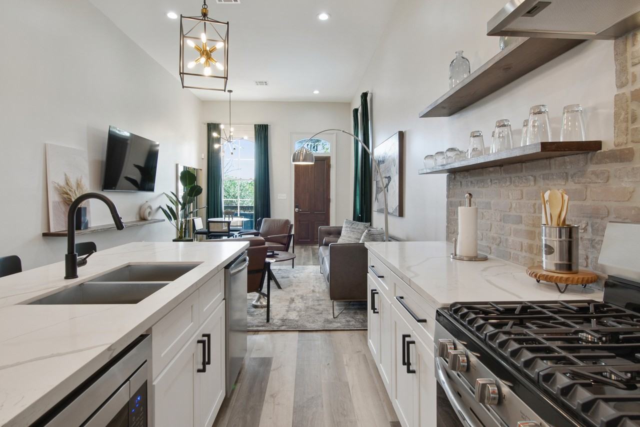 1812 Elysian Fields Ave #NA - Photo 3 of 9