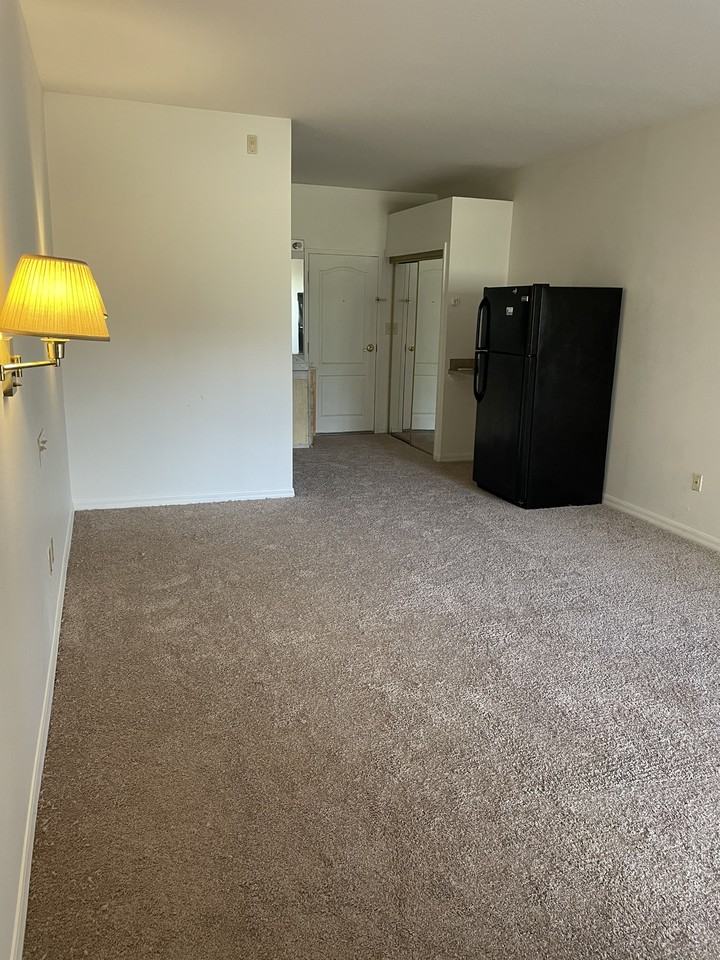 2180 Country Club Dr #218 - Photo 5 of 7