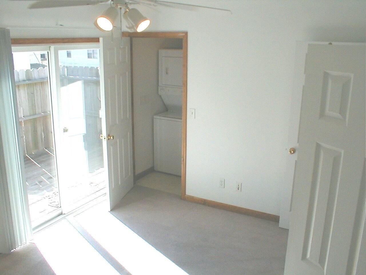 921-927 E. Grand Avenue - Photo 5 of 7