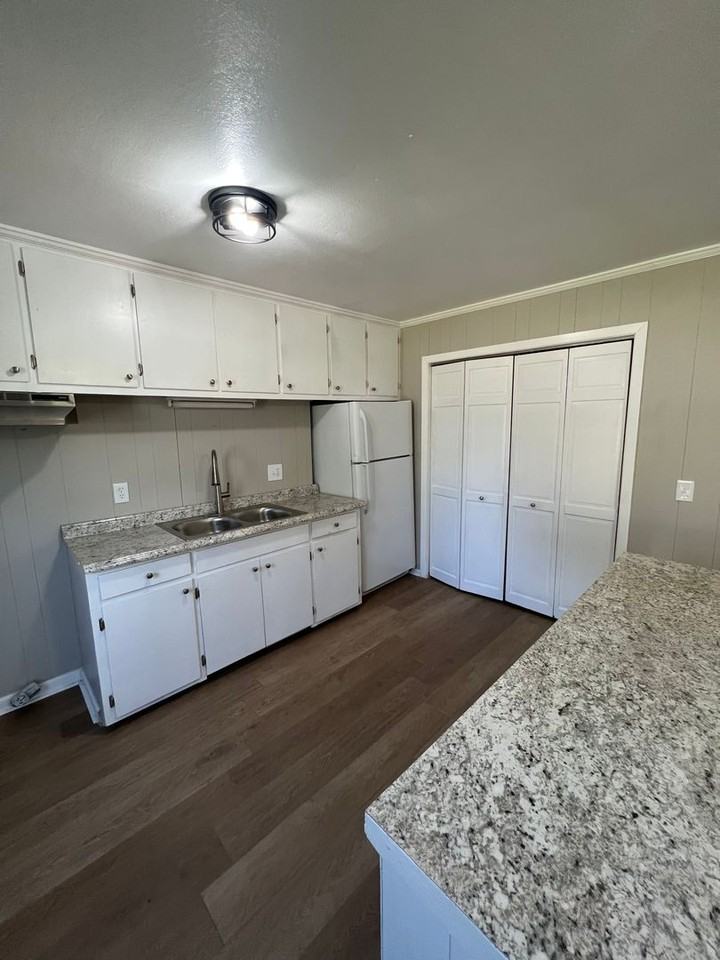 117 Willow Ln - Photo 2 of 16