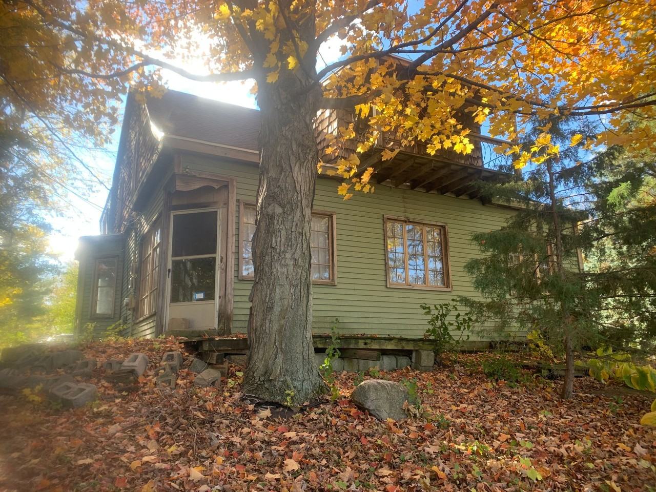 341 - 343 College St. - Photo 2 of 2