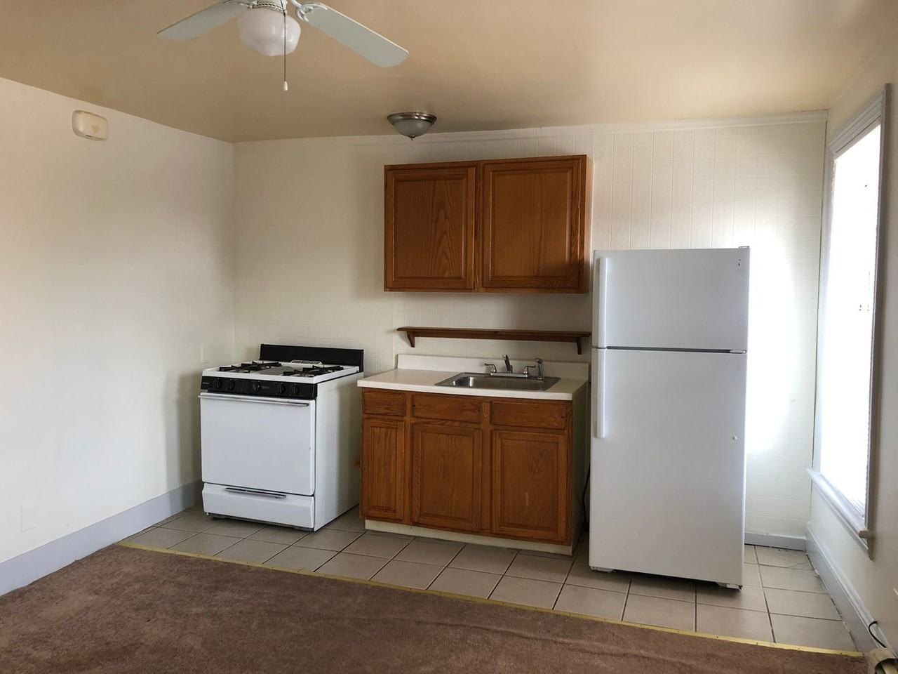 272 Hamilton Ave - Photo 2 of 8