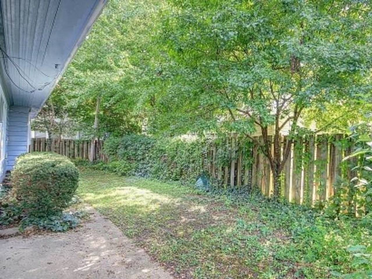 813 W Daniel St - Photo 3 of 14