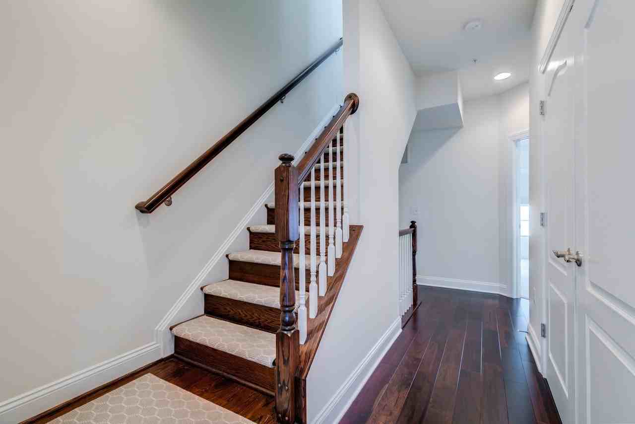 306 N George Mason Dr - Photo 2 of 47