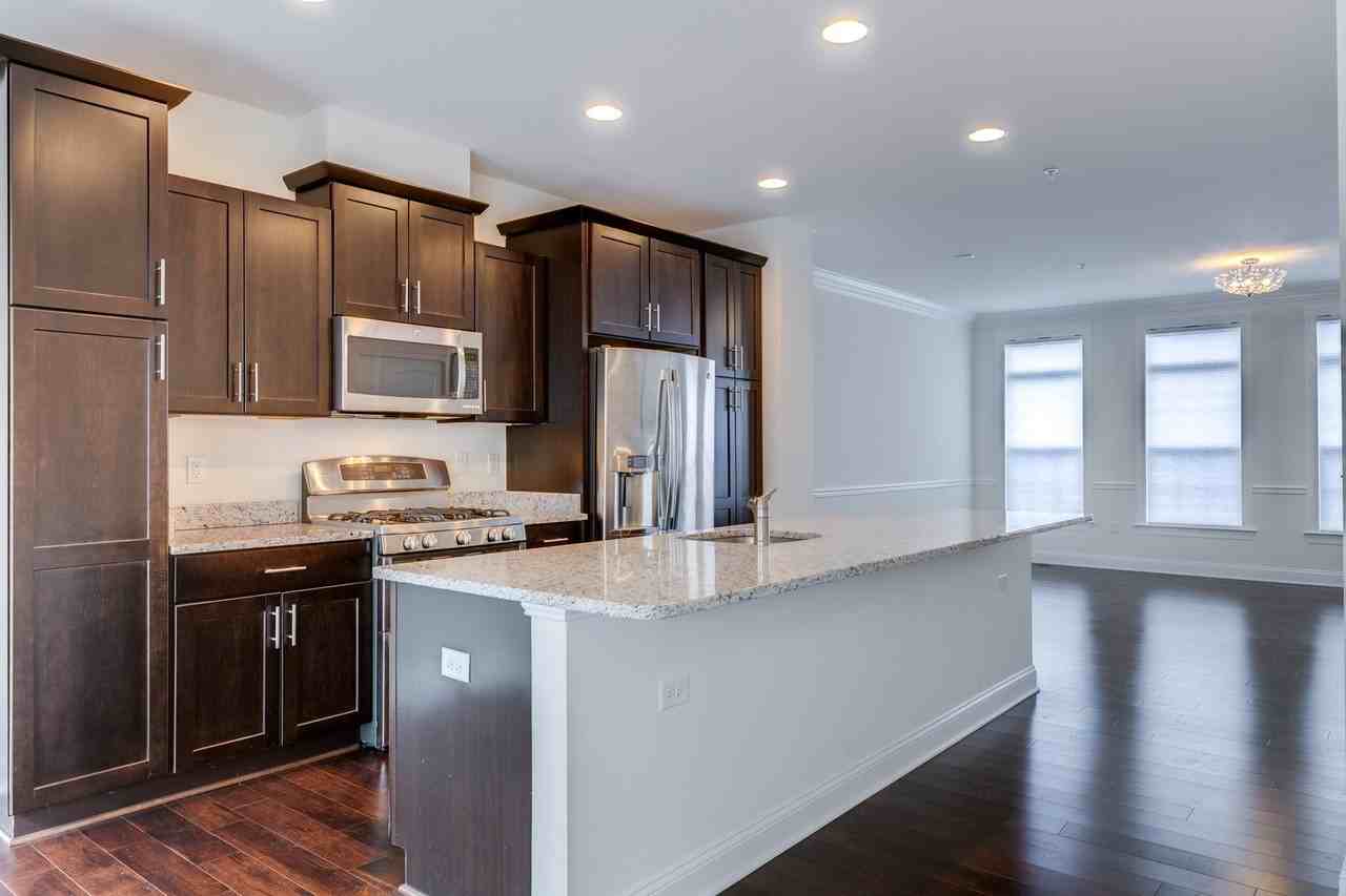 306 N George Mason Dr - Photo 3 of 47