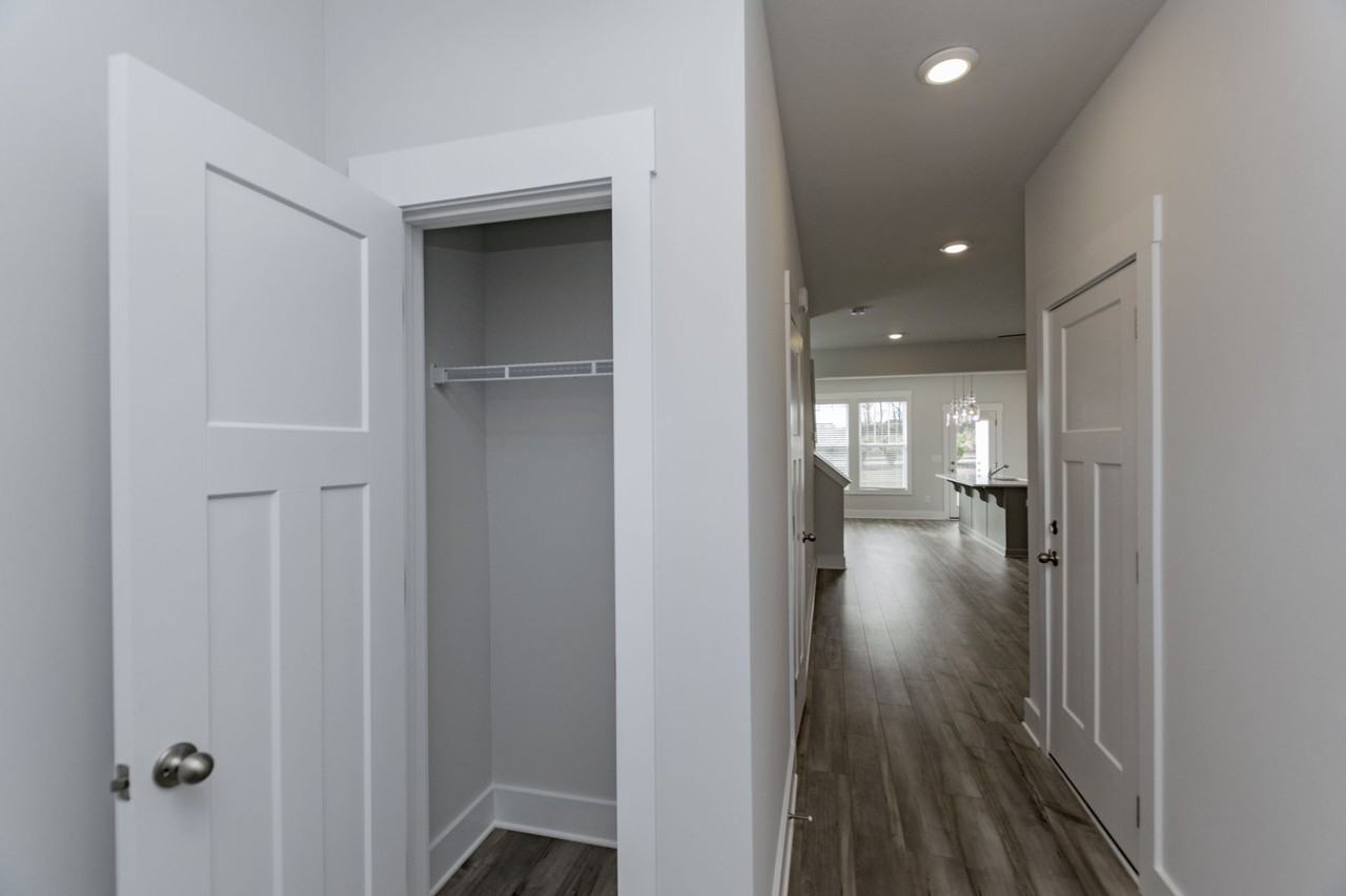 205 Shallons Dr - Photo 6 of 50