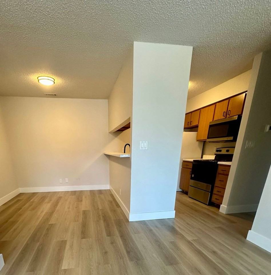 2344 N 44 - Photo 3 of 11