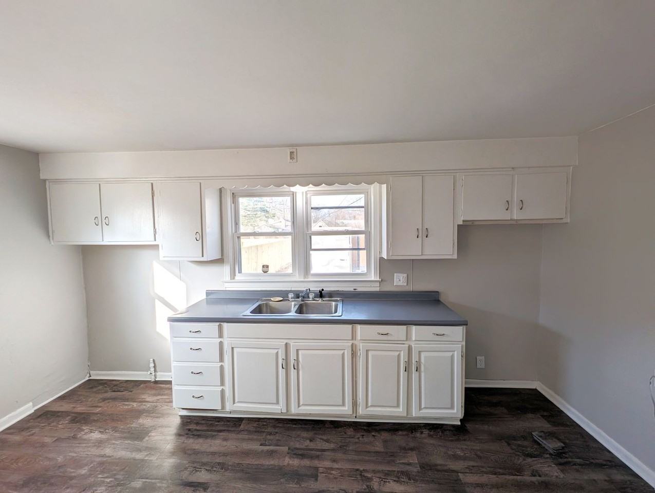 1329 Johnson St - Photo 2 of 16