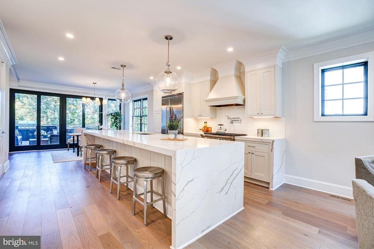 3009 Ordway St Nw - Photo 3 of 33