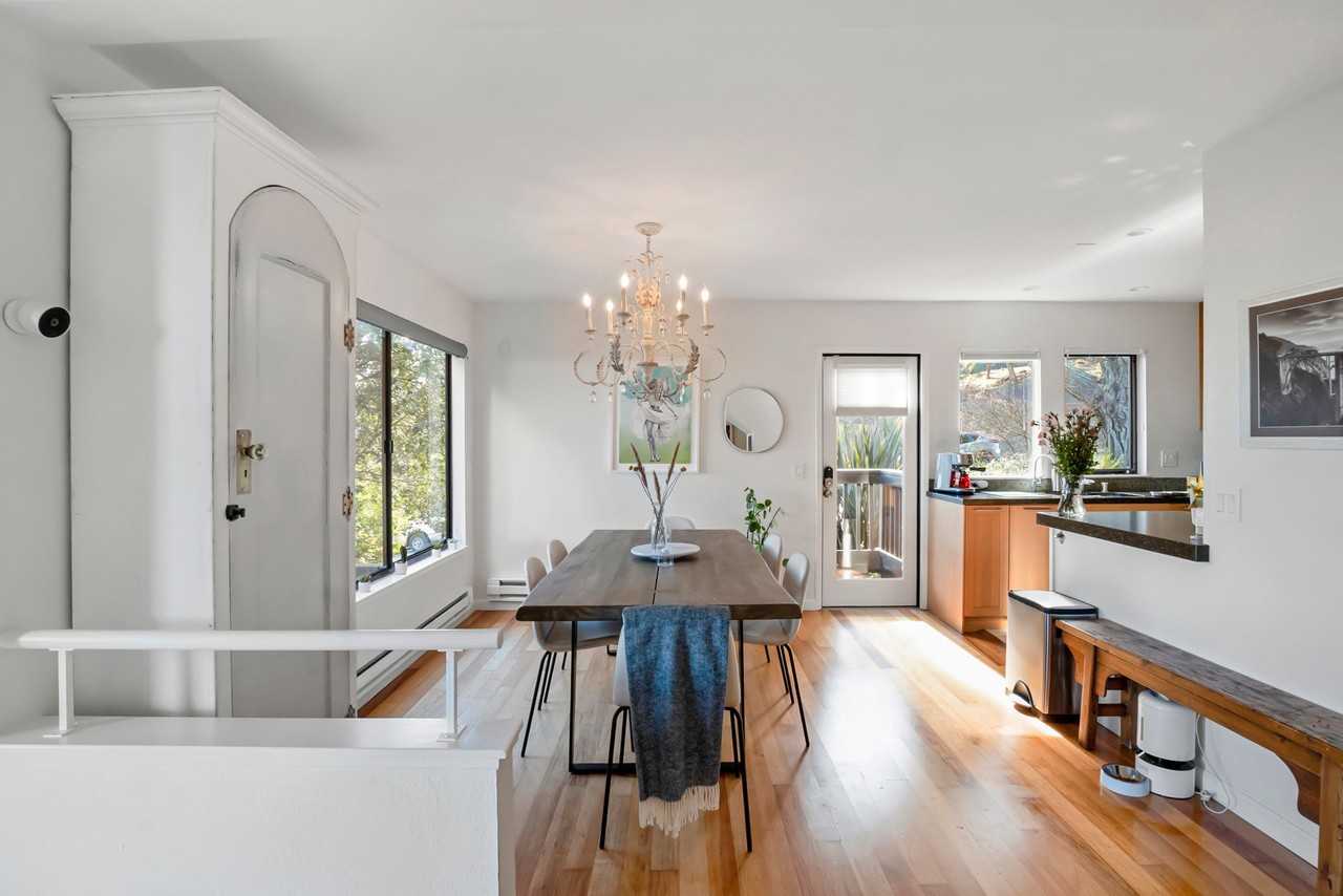 300 Donahue Street - Photo 6 of 40