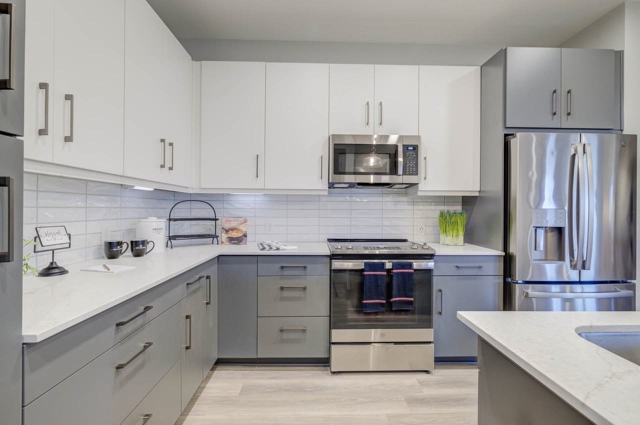 The Walker - Photo 3 of 51