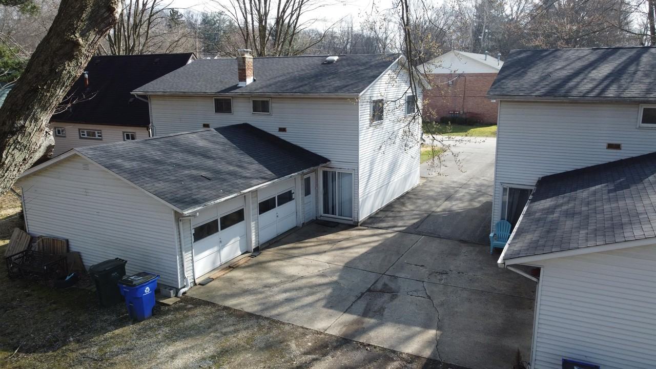 1245 Overbrook Rd - Photo 2 of 11