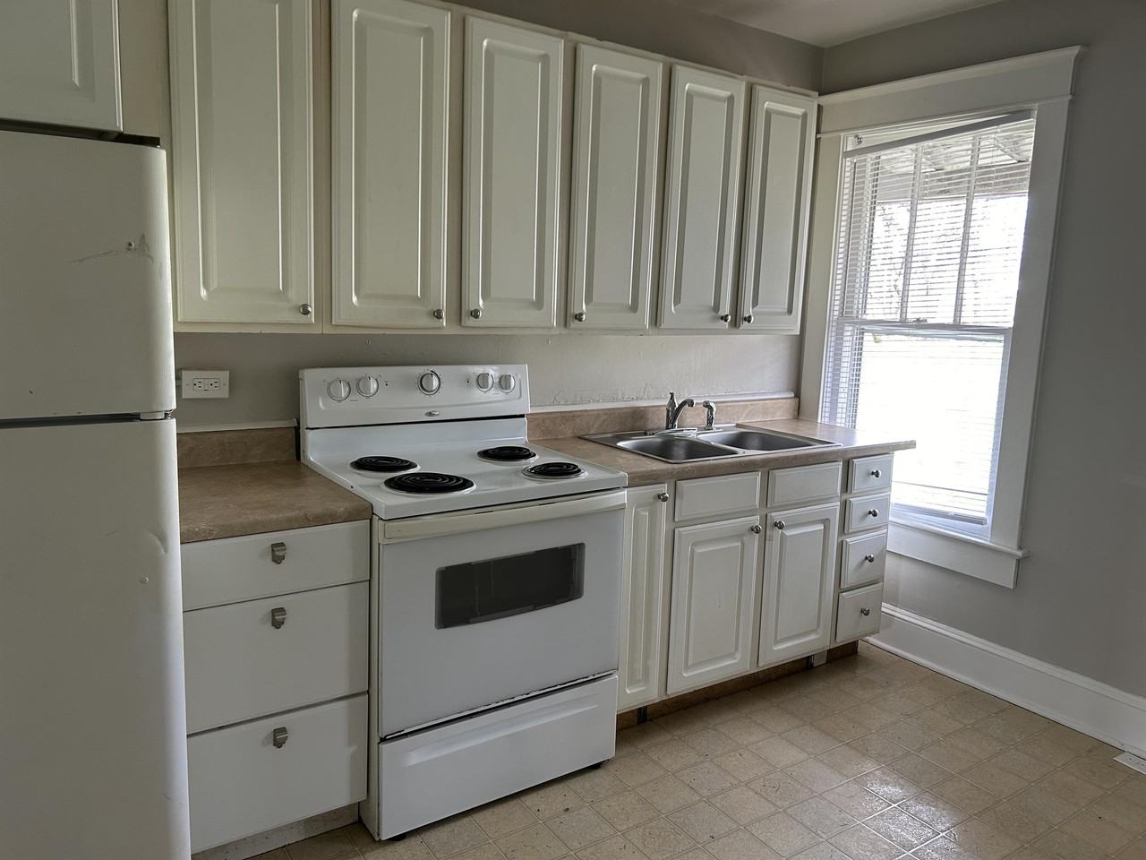 652 Virginia Ave #652 - Photo 5 of 15