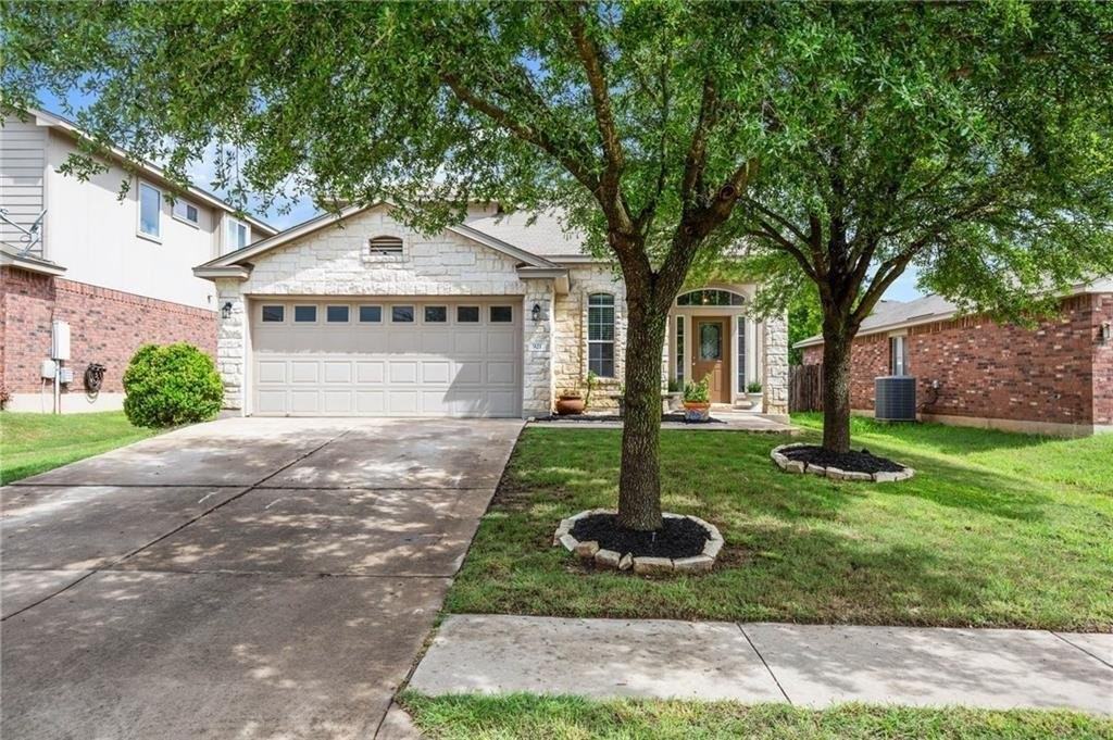 921 Gentry Dr - Photo 2 of 8