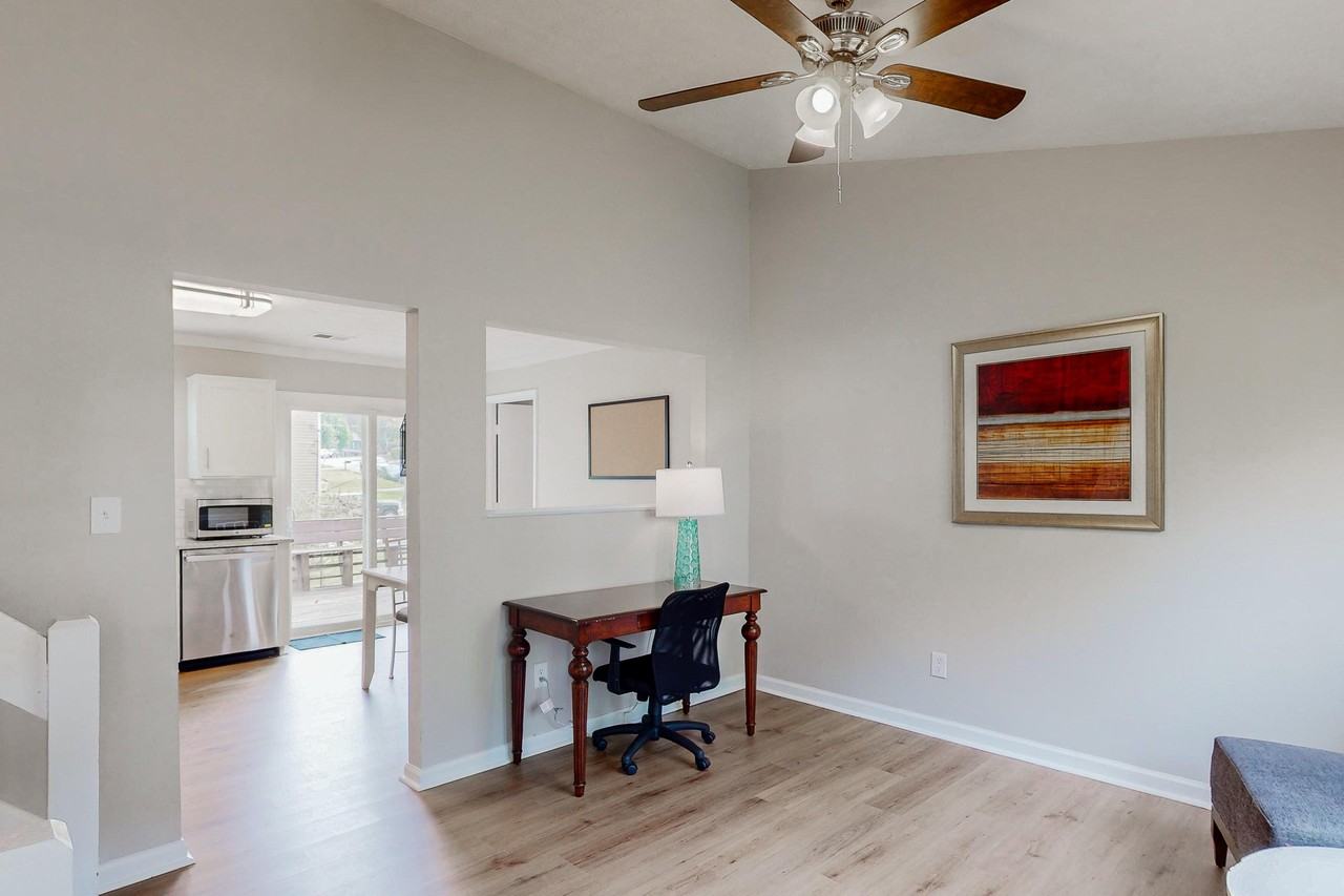 Birch Rill Dr - Photo 3 of 12