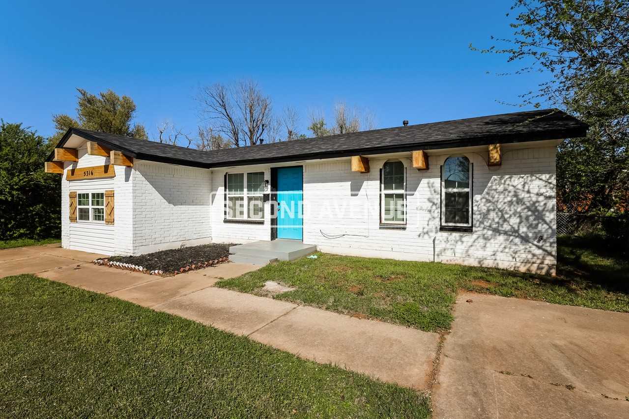 5316 S Bodine Dr - Photo 2 of 17