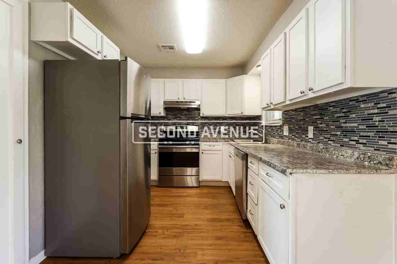 5316 S Bodine Dr - Photo 3 of 17