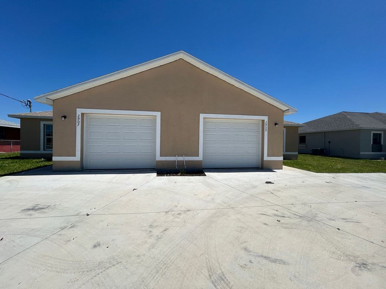 2907 Santa Barbara Blvd - Photo 4 of 17