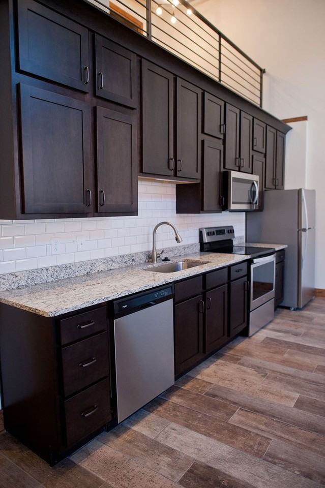 518 W College St - Photo 3 of 10