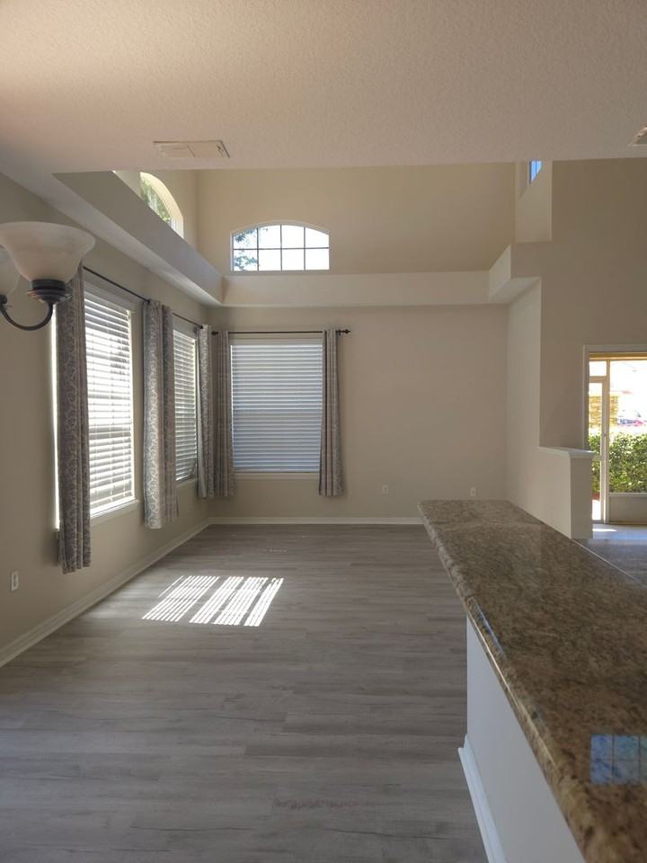 102 Monroe Cir - Photo 5 of 30