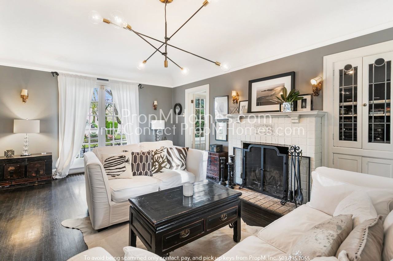 3334 Ne Davis St - Photo 2 of 49